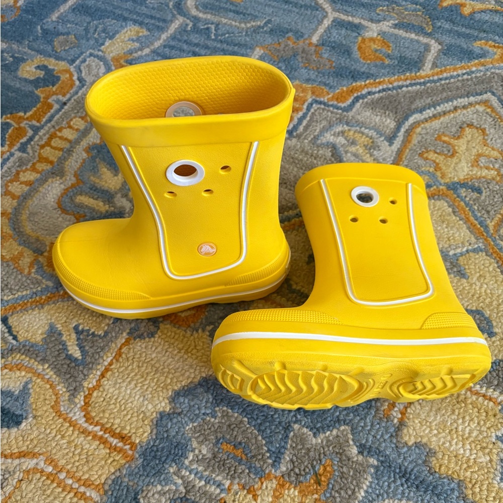 CROC Kids Yellow Rain Boots size J 1